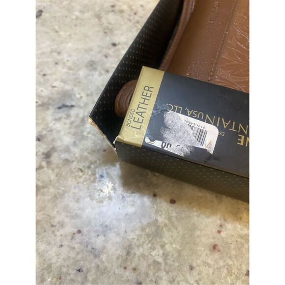 STONE MOUNTAIN Tooled Leather Brown Tri-fold Wallet Snap Wrist Strap NEW - Picture 7 of 7